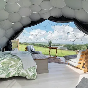 Deerstone Glamping-pinhaw Beacon Dome Hot Tub Luxury tent